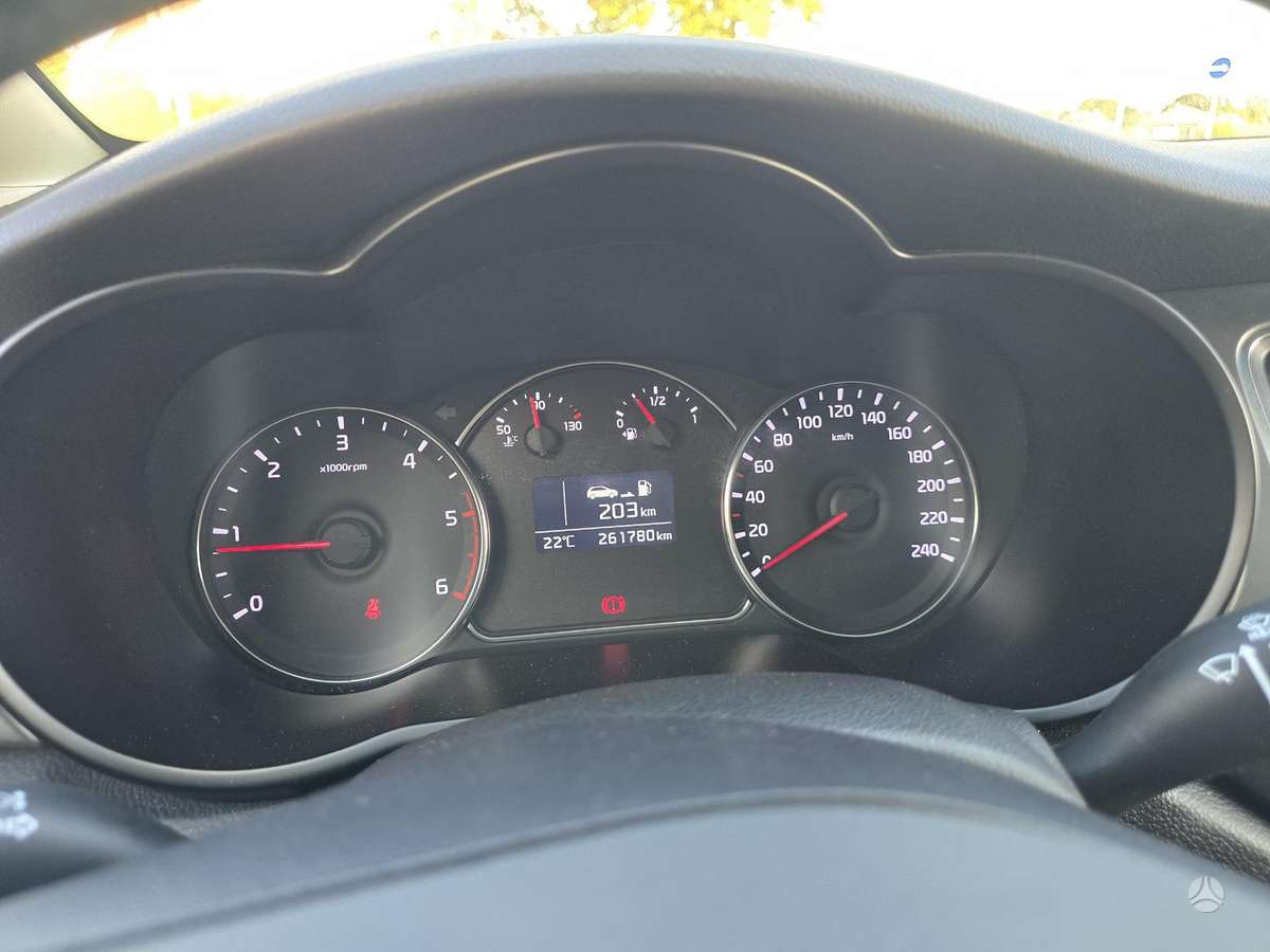 Kia Carens 2014 — photo 17