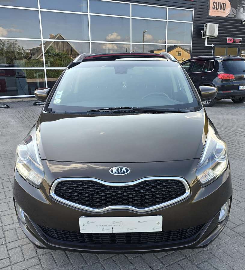 Kia Carens 2014 — rear view