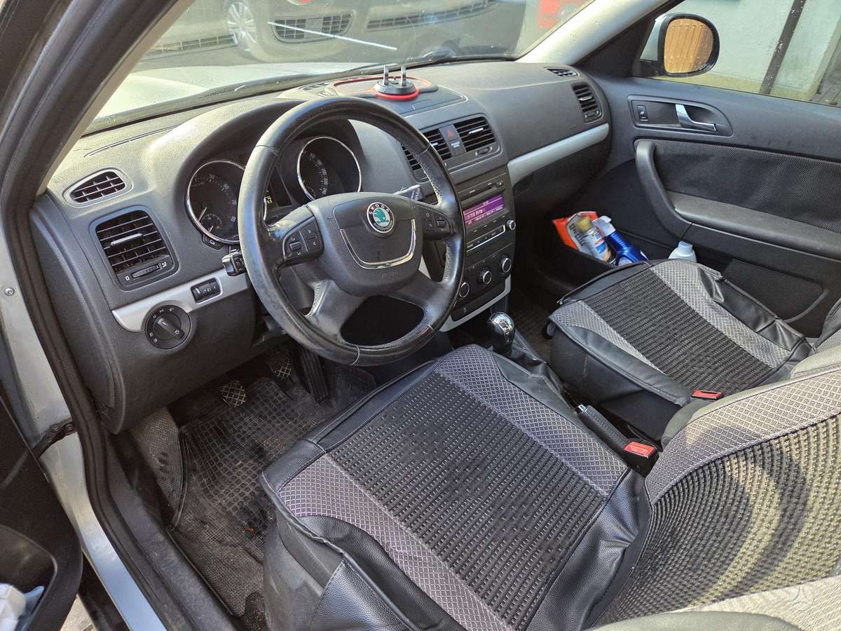 Skoda Yeti 2011 — двигун 1197 cm³, 105 HP (77kW)