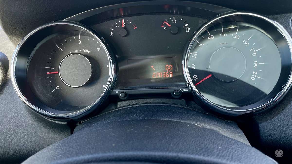 Peugeot 5008 2012 — photo 13