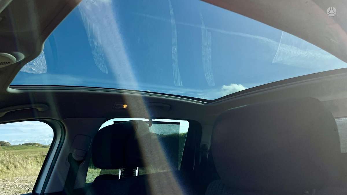Peugeot 5008 2012 — photo 14