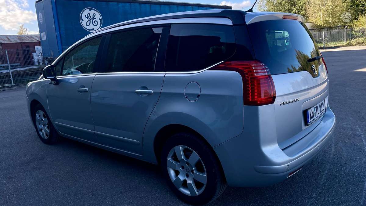 Peugeot 5008 2012 — photo 7