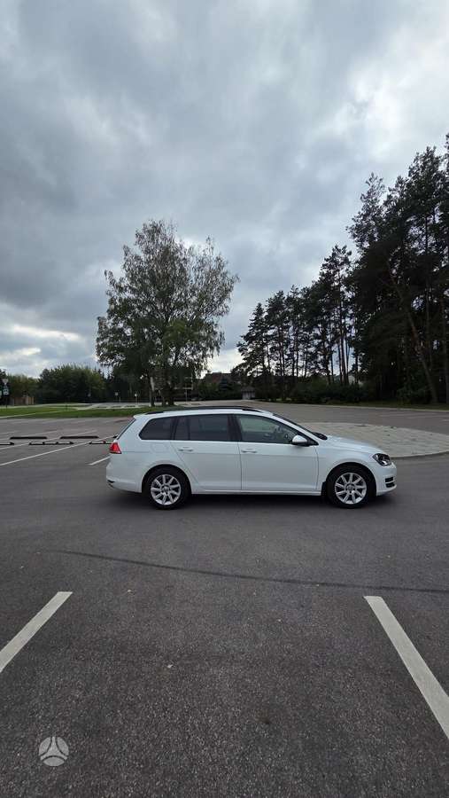 Volkswagen Golf 2015 — rear view