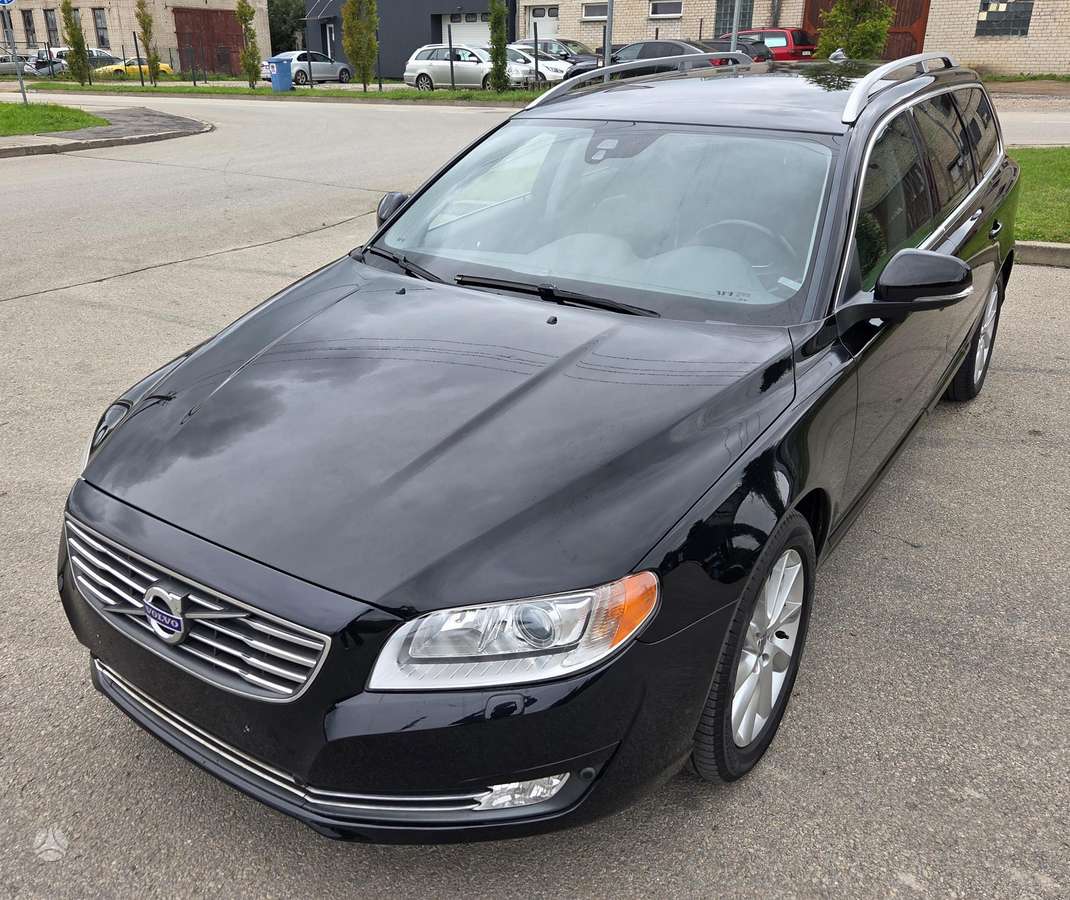 Volvo V70 2013 — салон