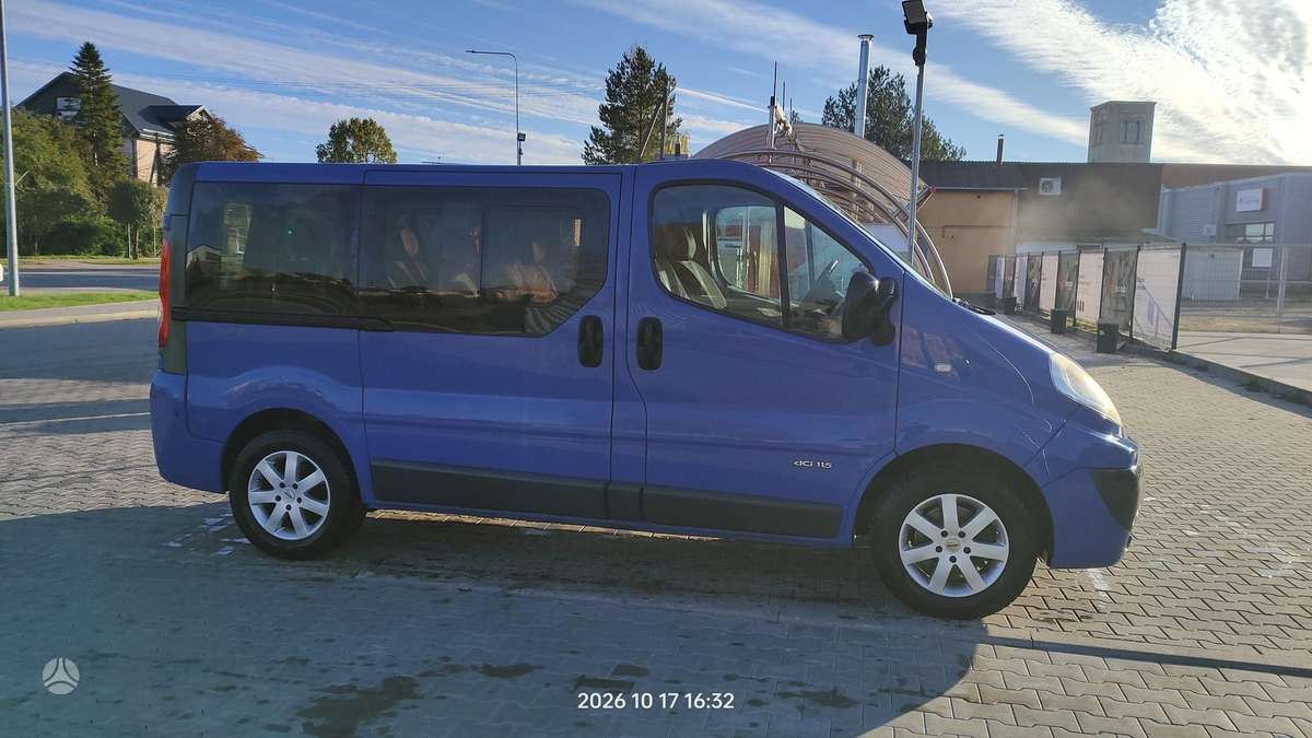 Renault Trafic 2007 — interior