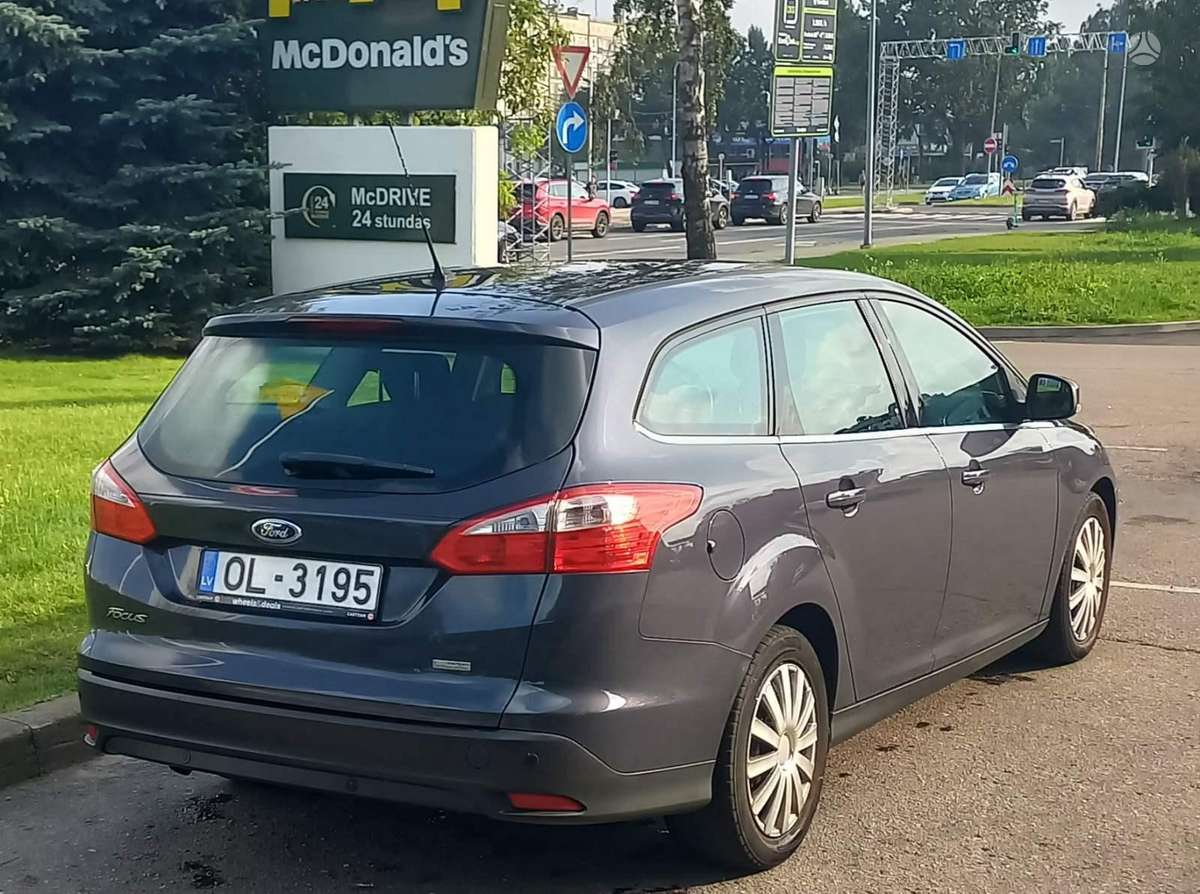 Ford Focus 2013 — photo 7