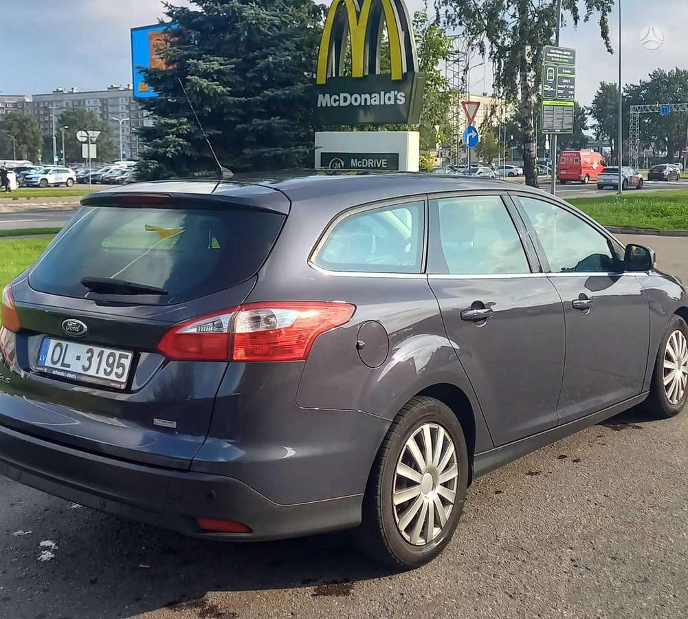 Ford Focus 2013 — photo 8