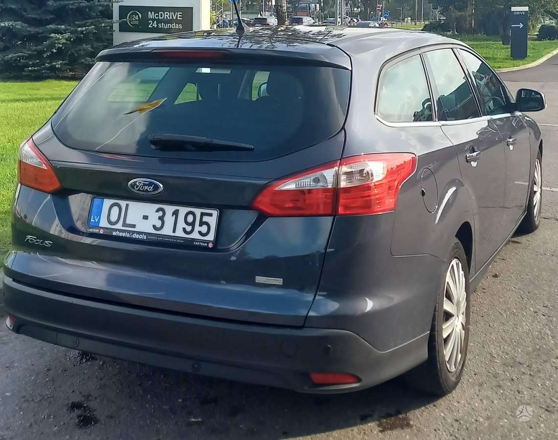 Ford Focus 2013 — photo 9