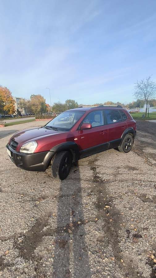Hyundai Tucson 2006 — engine 2000 cm³, 140 HP (103kW)