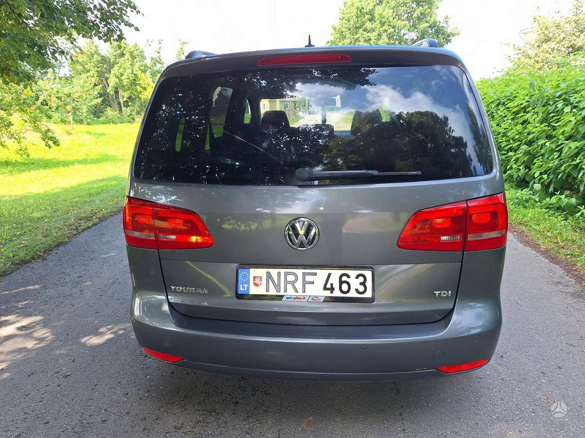 Volkswagen Touran 2010 — engine 1600 cm³, 105 HP (77kW)
