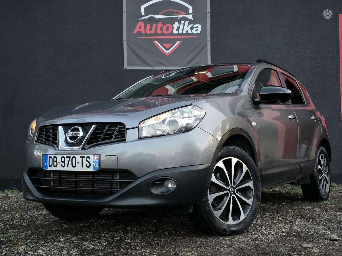 Nissan Qashqai 2013 — interior