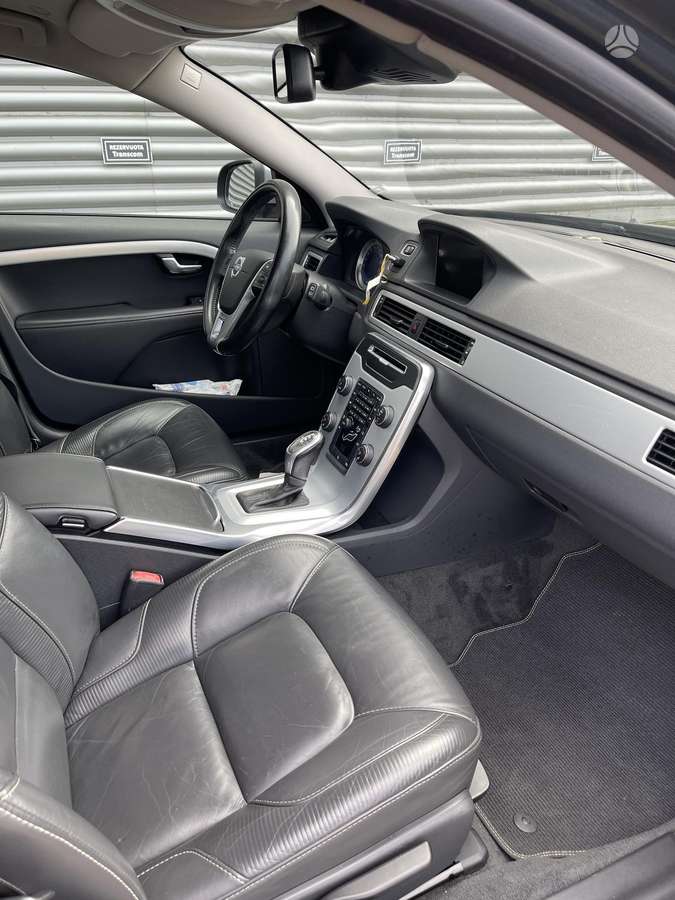 Volvo V70 2013 — photo 10