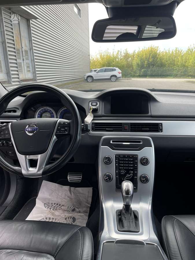 Volvo V70 2013 — photo 12