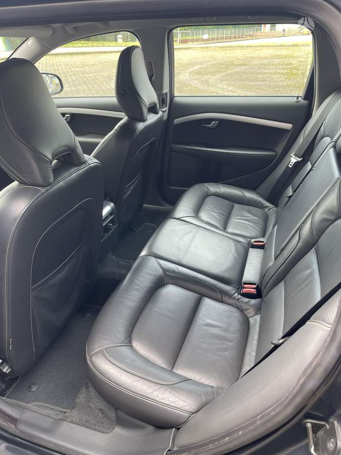 Volvo V70 2013 — photo 14