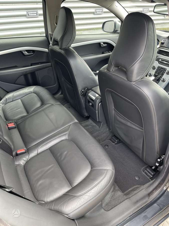 Volvo V70 2013 — photo 15