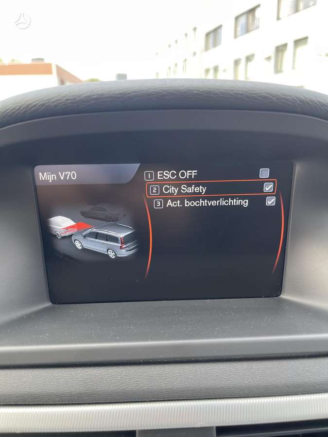 Volvo V70 2013 — photo 22