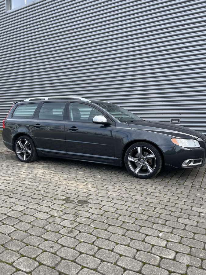 Volvo V70 2013 — photo 27