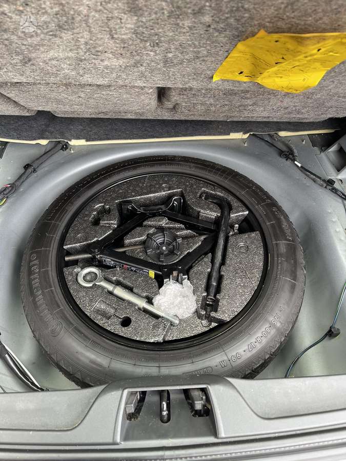 Volvo V70 2013 — photo 30
