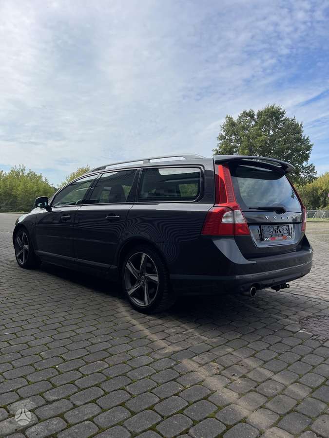 Volvo V70 2013 — photo 9