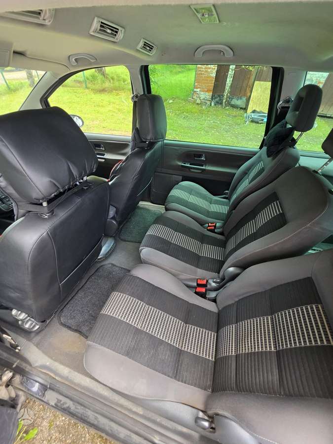 Volkswagen Sharan 2009 — photo 8