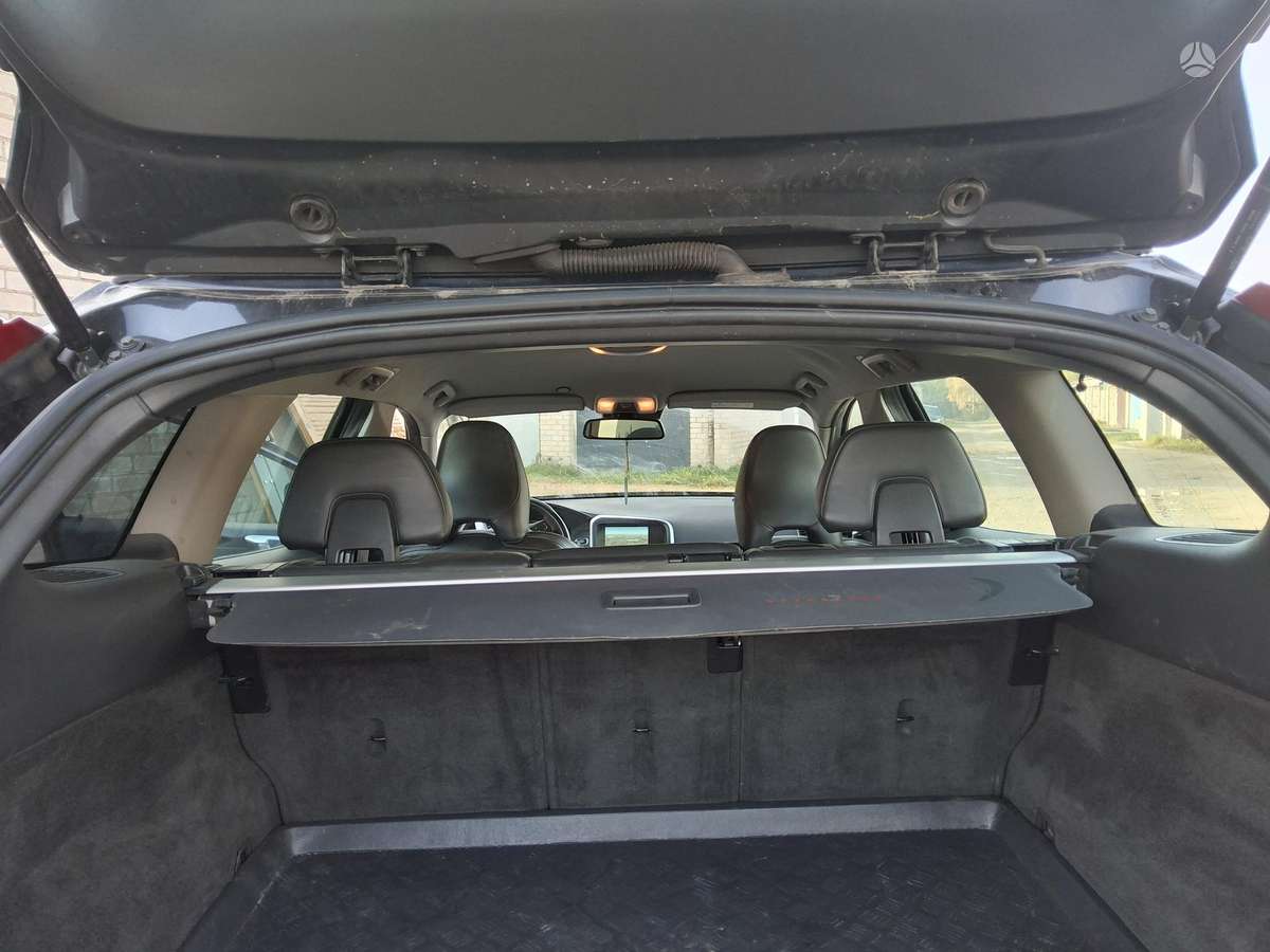 Volvo XC60 2015 — photo 10