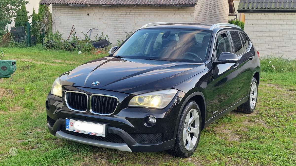 BMW X1 2013 — interior