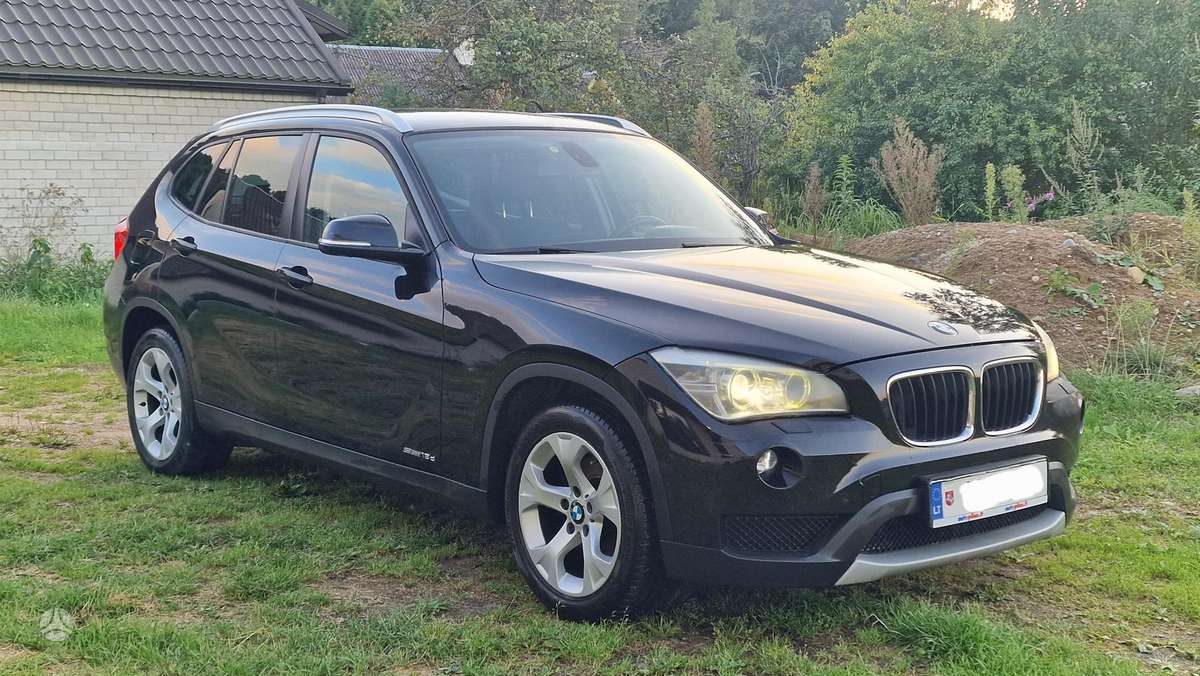 BMW X1 2013 — engine 2000 cm³, 143 HP (105kW)