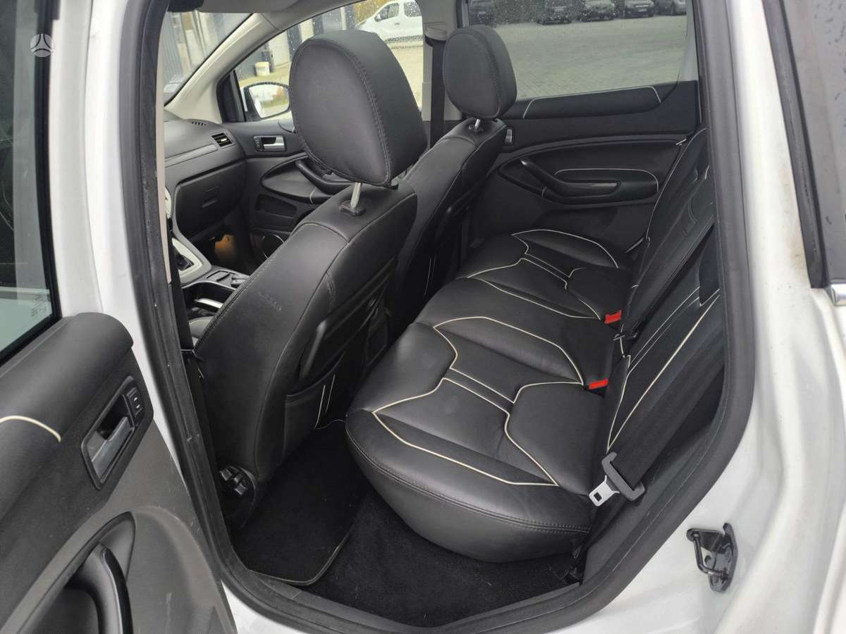 Ford Kuga 2012 — photo 12