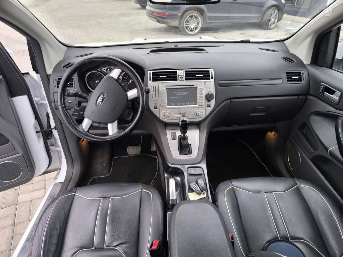 Ford Kuga 2012 — photo 13