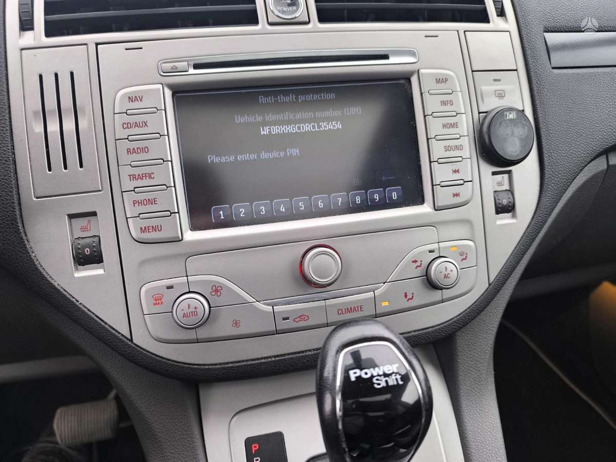 Ford Kuga 2012 — photo 15