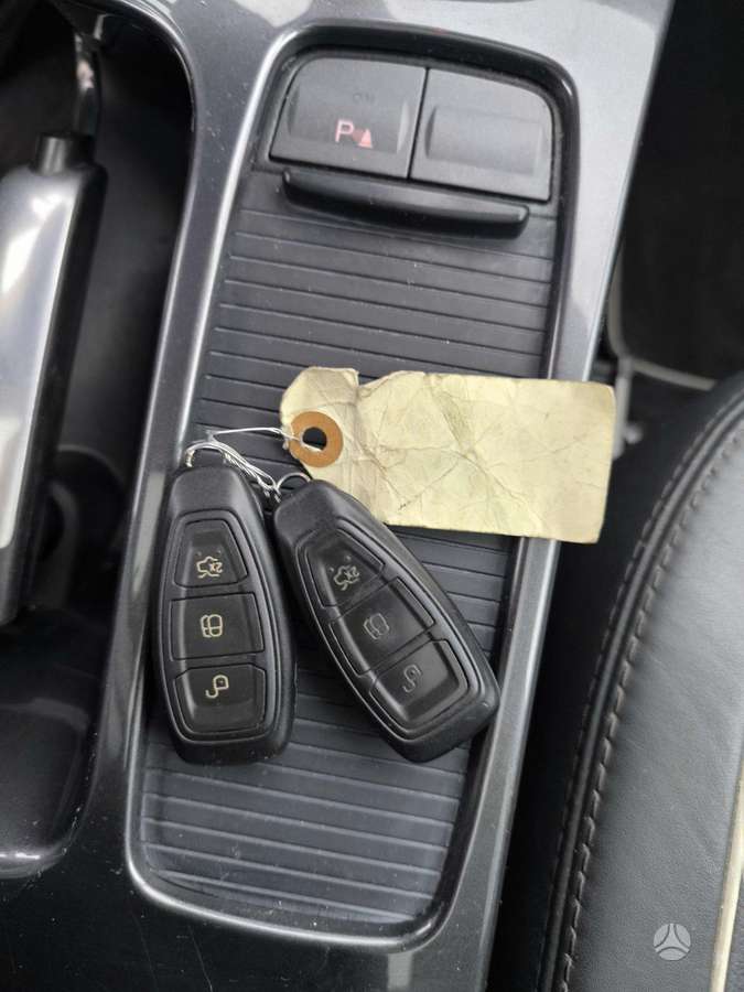 Ford Kuga 2012 — photo 16