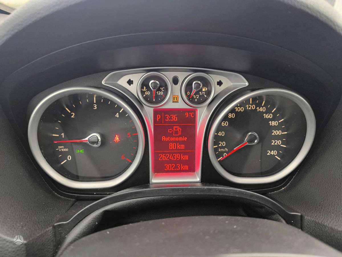 Ford Kuga 2012 — photo 17