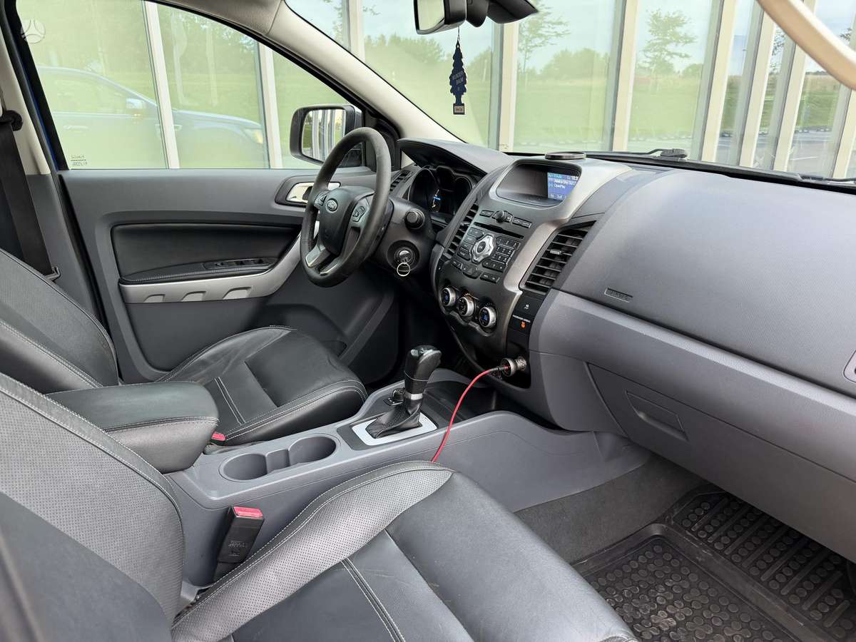 Ford Ranger 2012 — photo 17