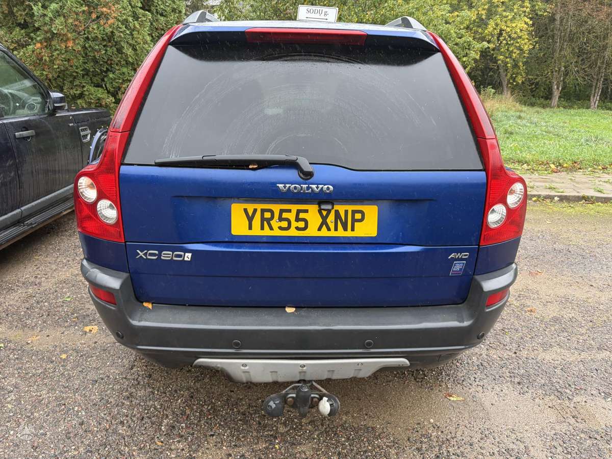 Volvo XC90 2006 — engine 2401 cm³, 163 HP (120kW)