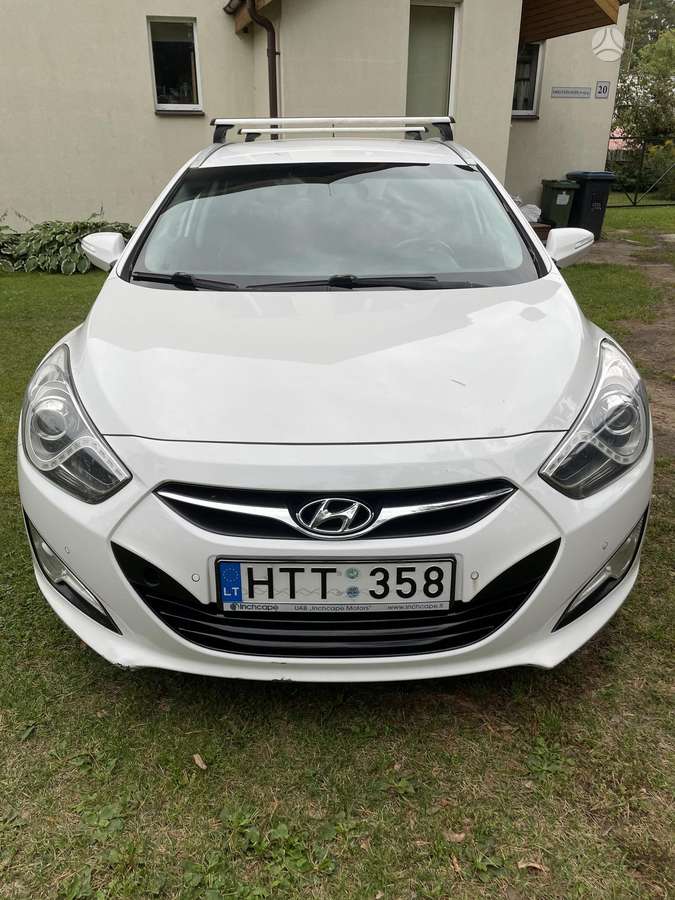 Hyundai i40 2015 — rear view