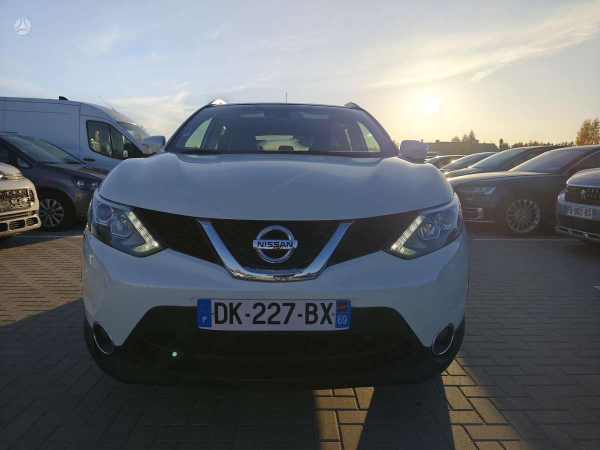 Nissan Qashqai 2014 — interior
