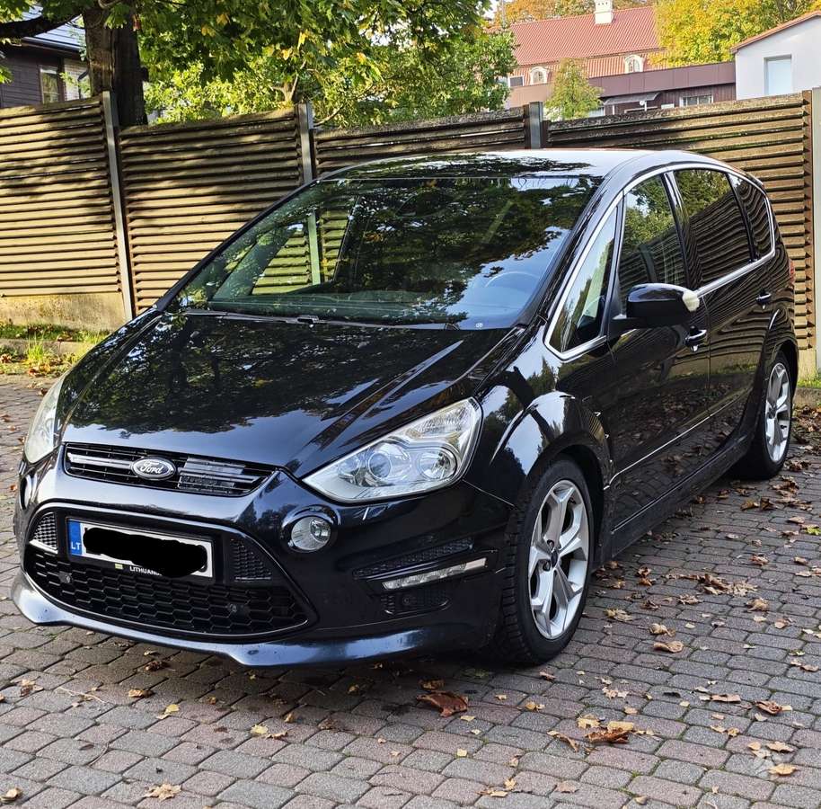 Ford S-MAX 2012 — rear view