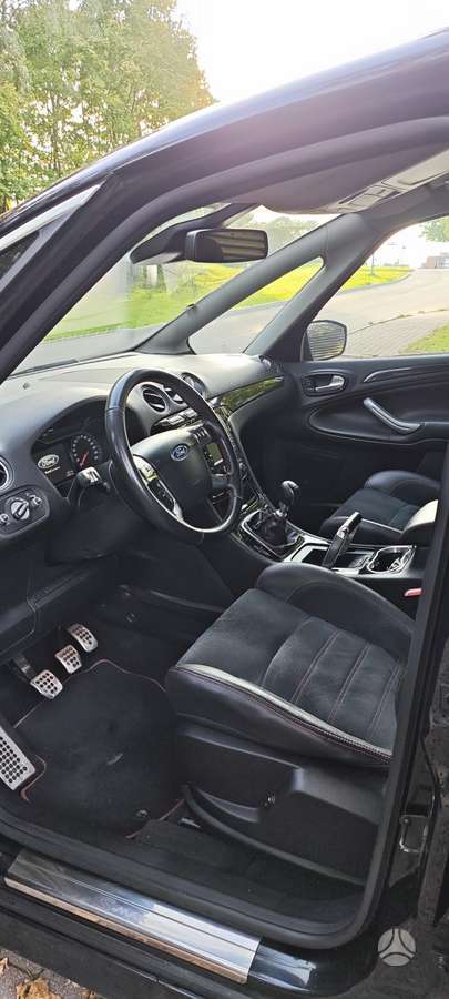 Ford S-MAX 2012 — photo 8