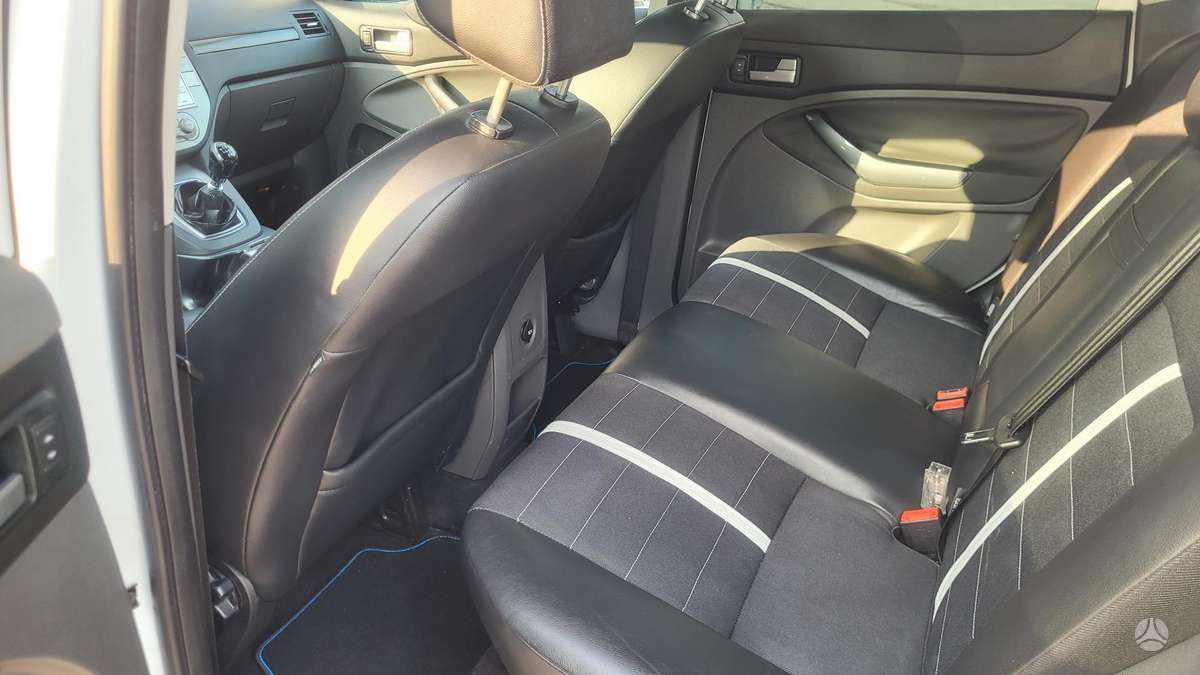 Ford Kuga 2009 — photo 17