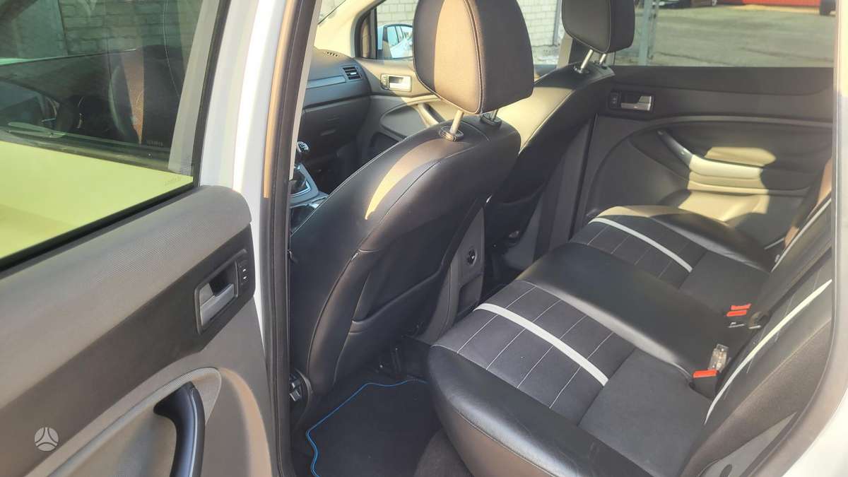 Ford Kuga 2009 — photo 18