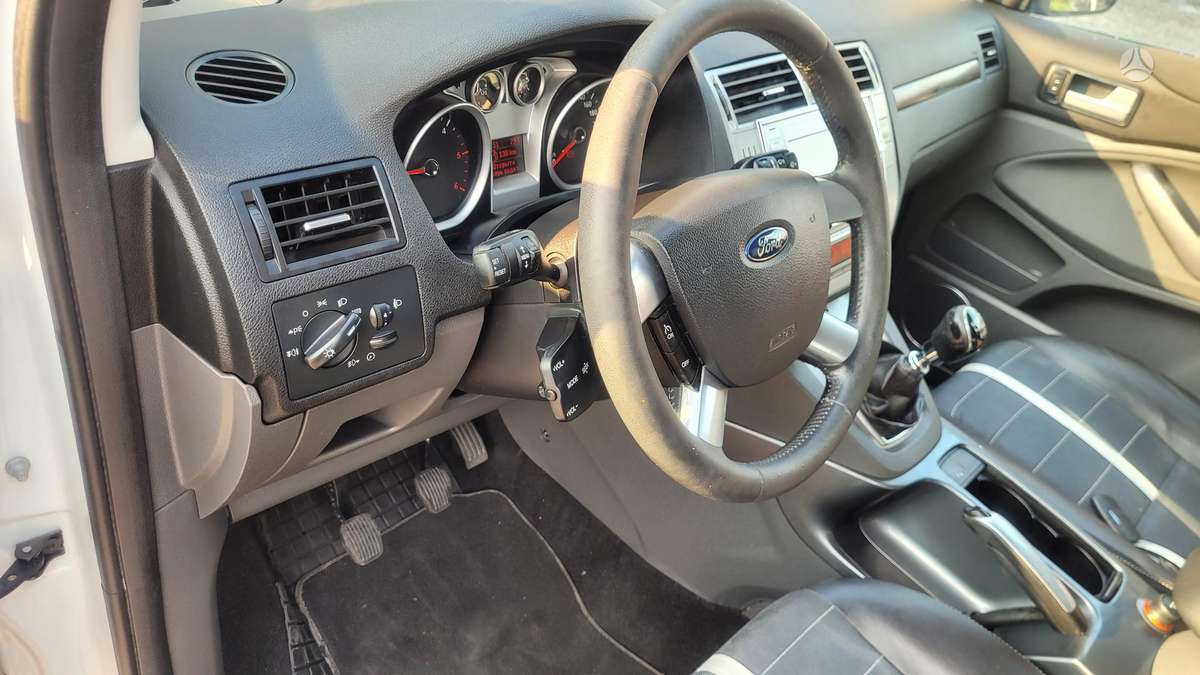 Ford Kuga 2009 — photo 22