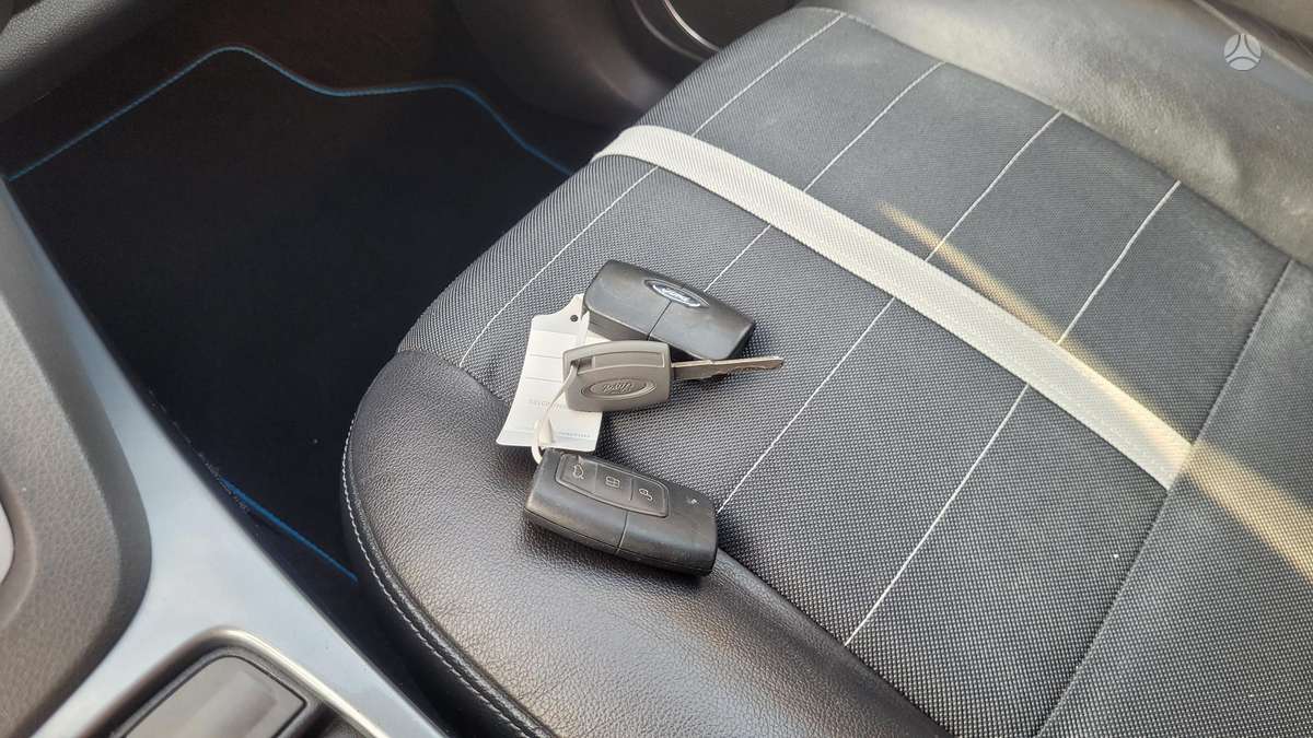 Ford Kuga 2009 — photo 27