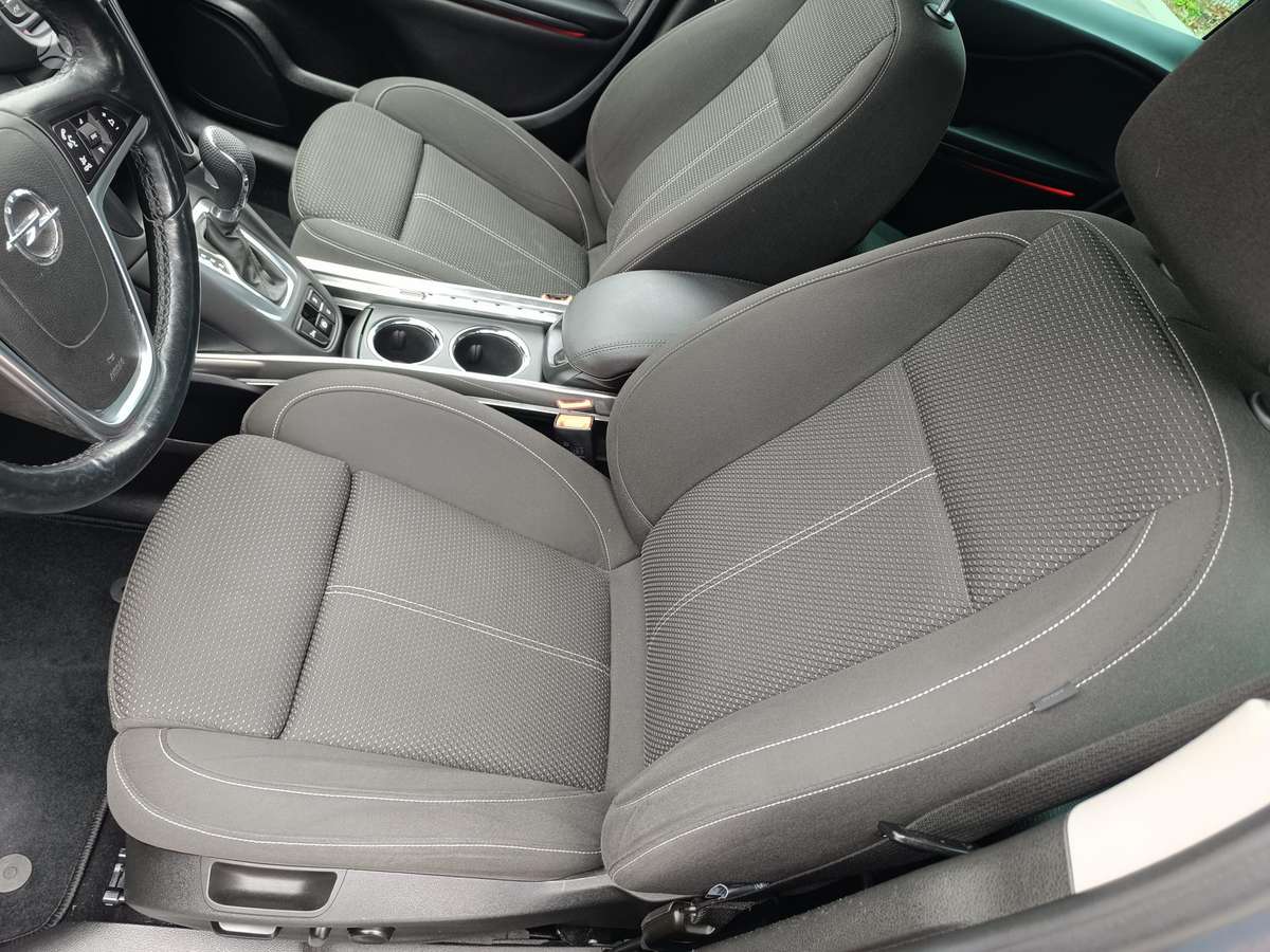 Opel Zafira 2015 — photo 17