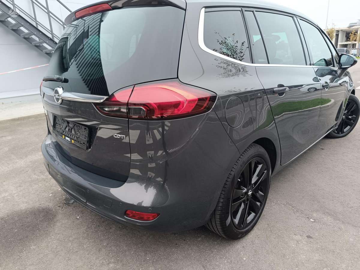 Opel Zafira 2015 — engine 2000 cm³, 170 HP (125kW)