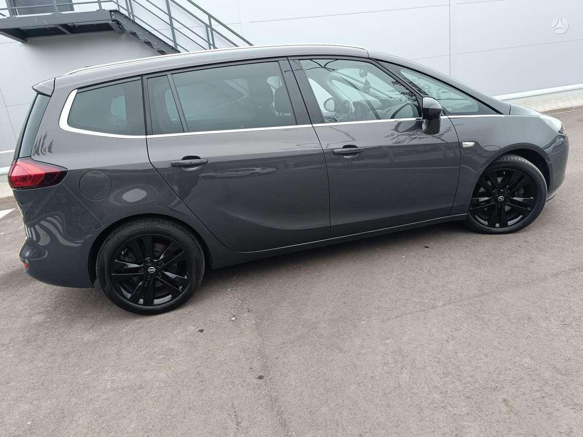Opel Zafira 2015 — photo 5