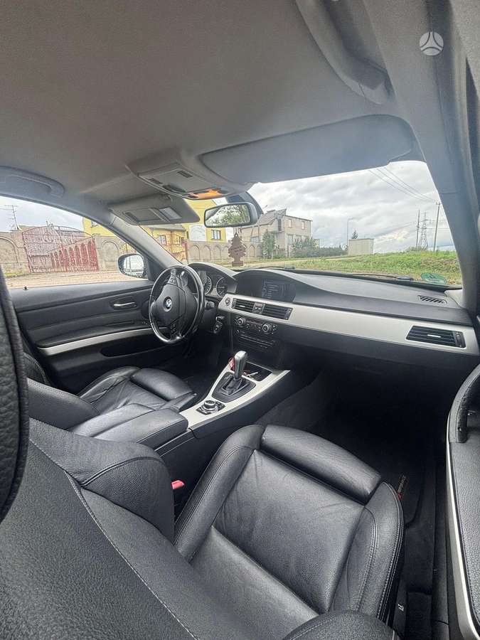 BMW 320 2011 — photo 6