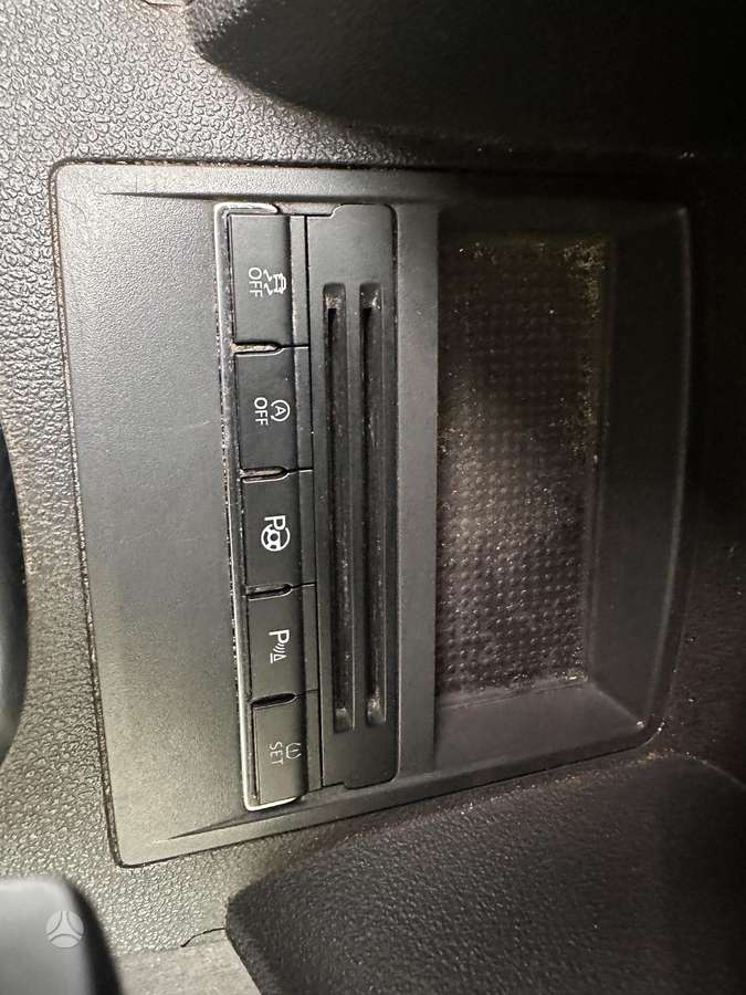 Volkswagen Touran 2013 — photo 11