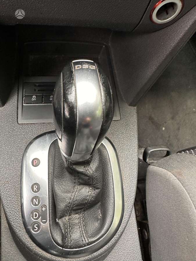 Volkswagen Touran 2013 — photo 12