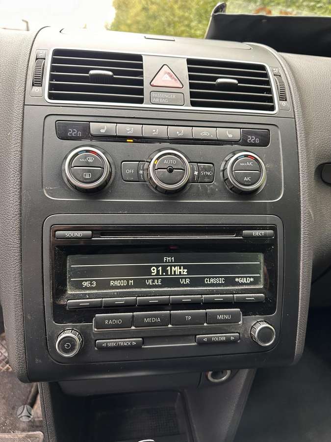Volkswagen Touran 2013 — photo 13