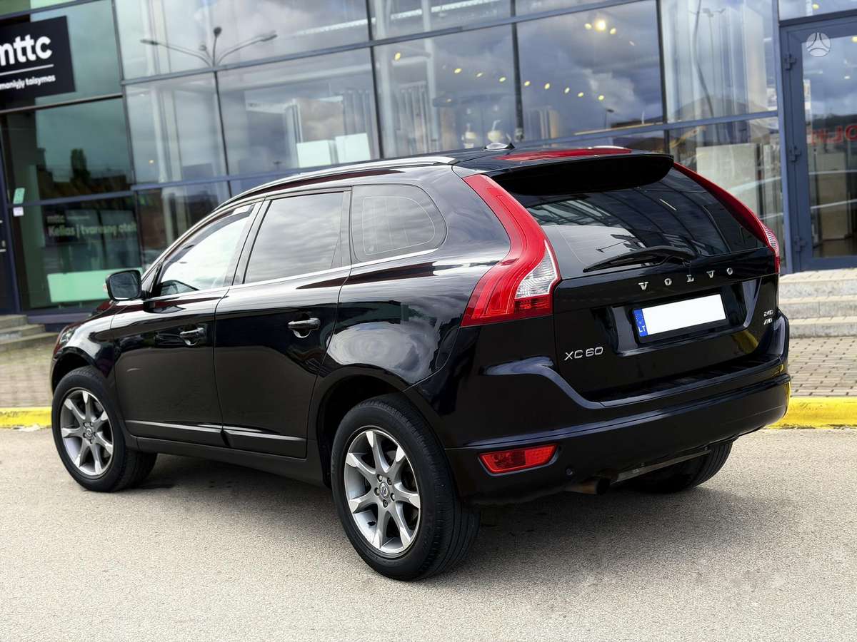 Volvo XC60 2009 — interior